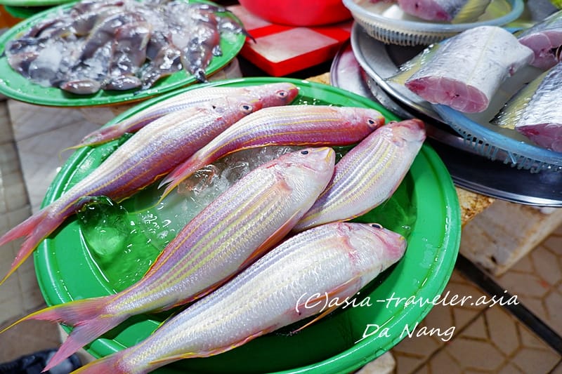 ベトナム　ダナン コン市場