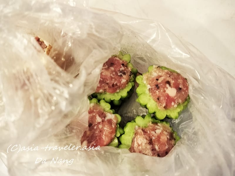 ベトナム　ダナン コン市場