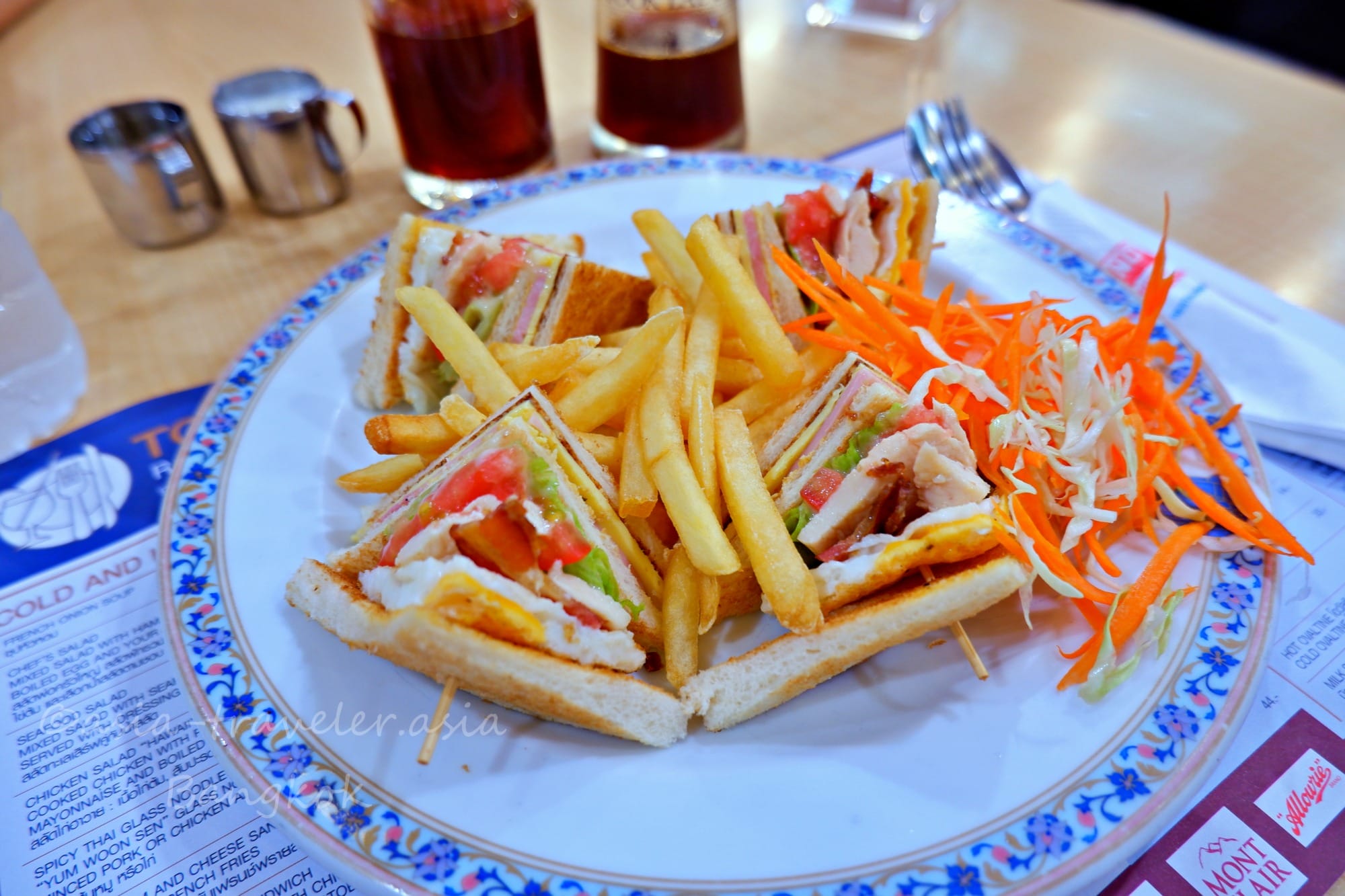 バンコク 24時間営業 Took Lae Dee