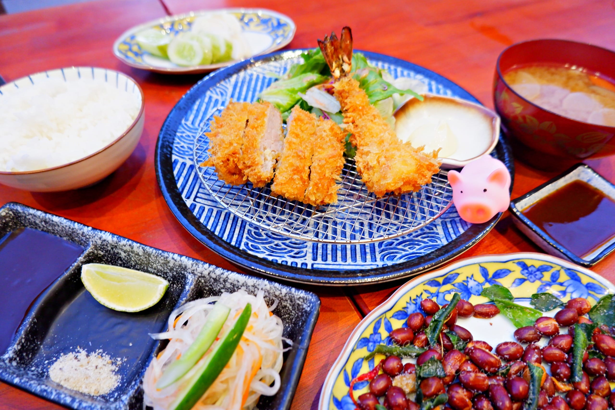 プノンペン とんかつ豚久寿