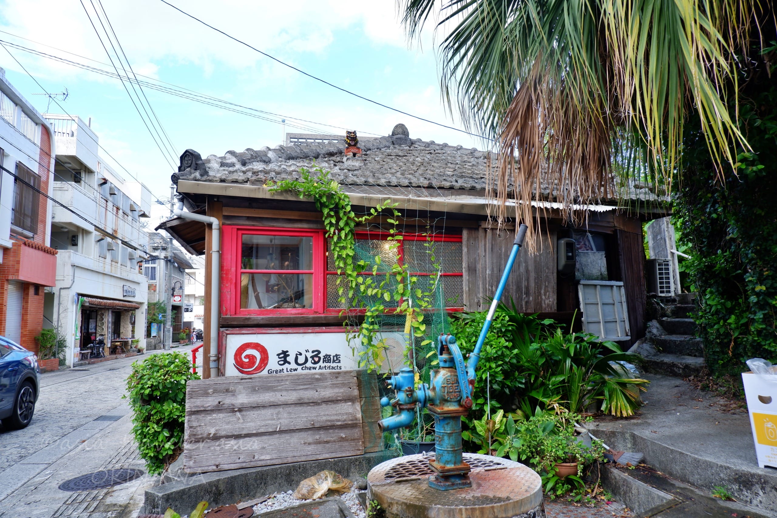 那覇　壺屋やちむん通り